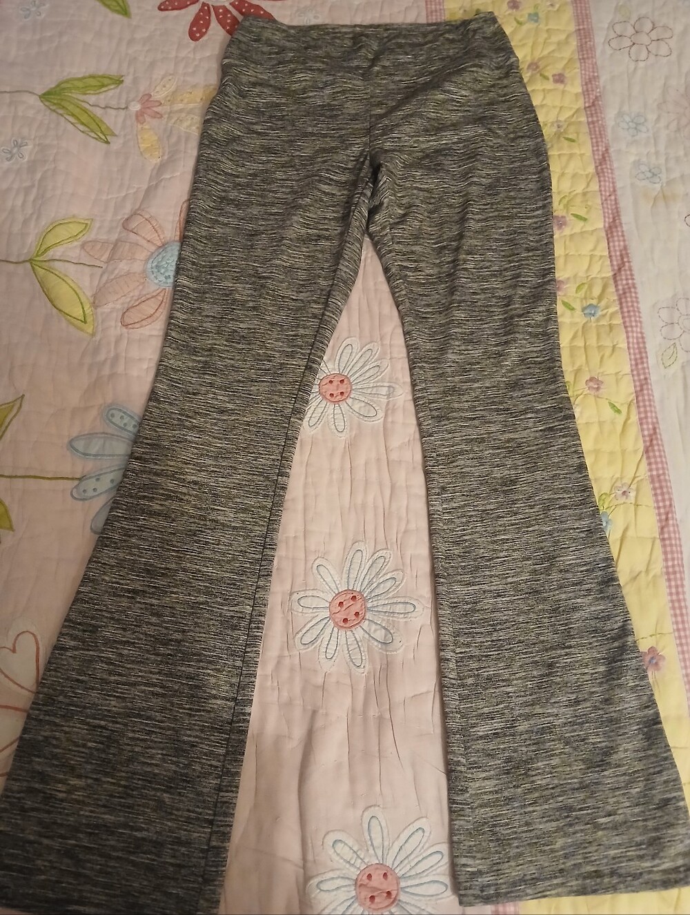 American Eagle Women’s Gray Stretch Flare Leggings